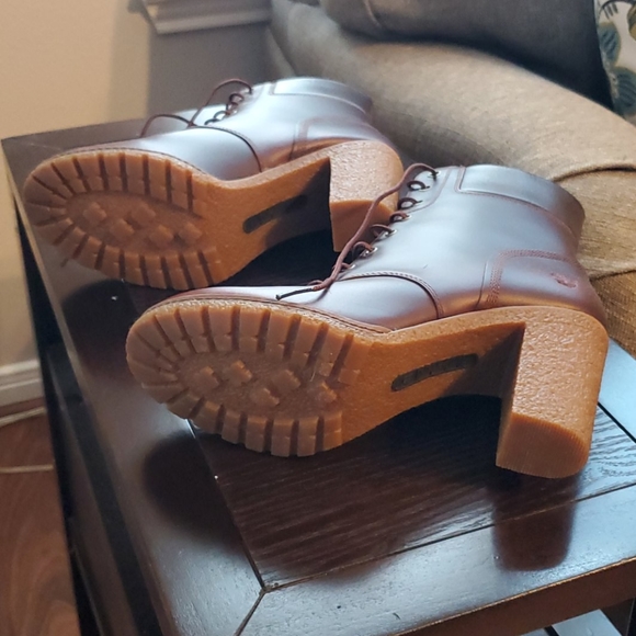 Boots - Picture 2 of 5